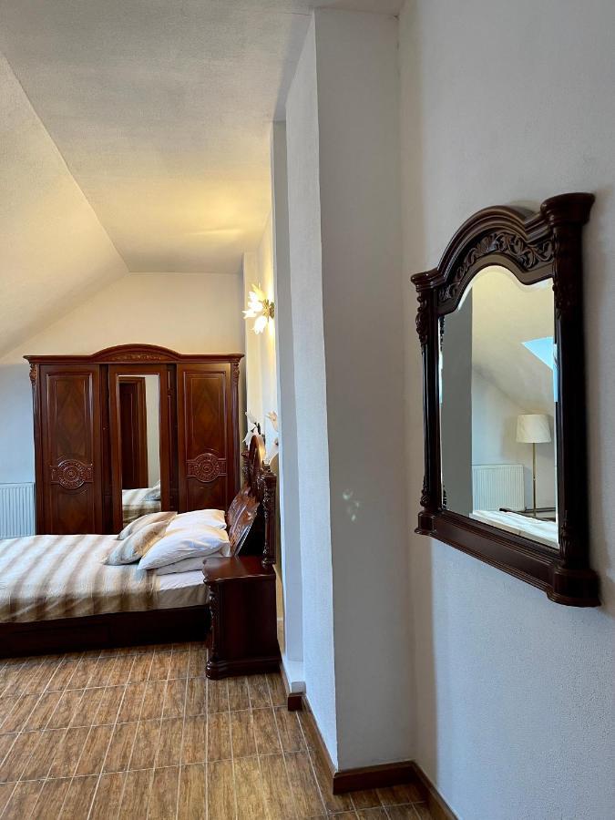 Pension Casa Iurca シゲトゥ・マルマツィエイ エクステリア 写真